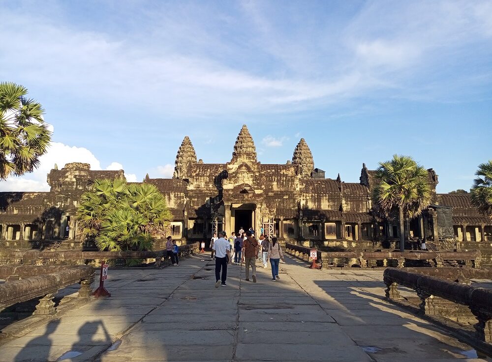Angkor Tour Guide