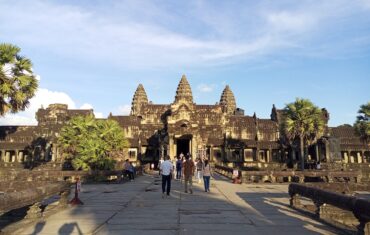 Angkor Tour Guide